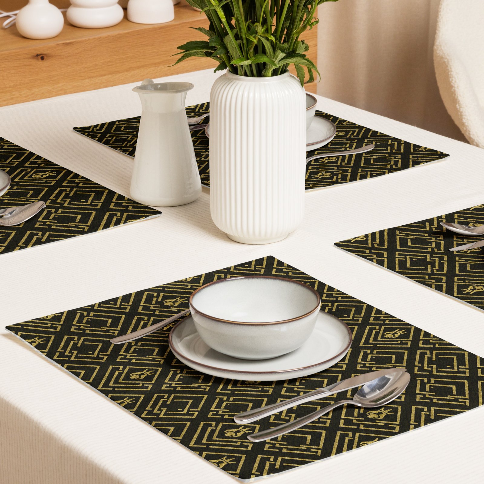 DaKahree Royal Labyrinth – Placemat Set – Black & Gold